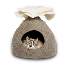 Load image into Gallery viewer, Bouquet Cave, Natural &amp; White
