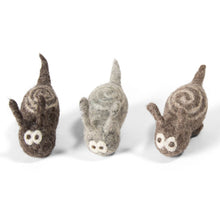 Load image into Gallery viewer, KittyTrails Silvervine Catnip Snail Toy
